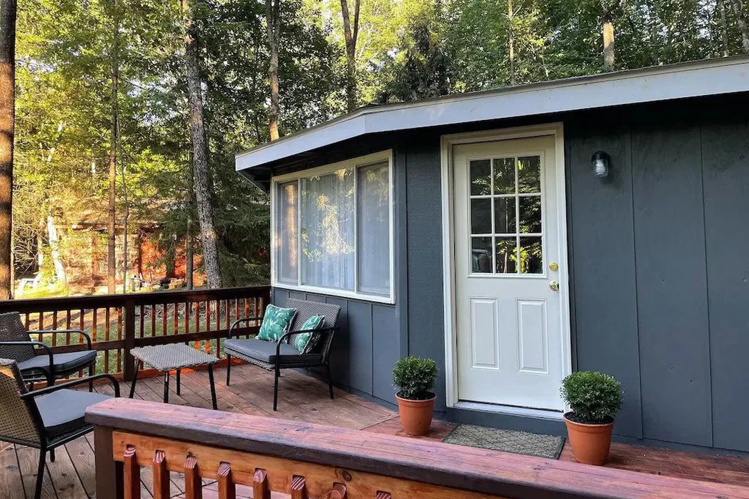 dodecagon-cabin-hemlock-farms-pocono-mountains-pennsylvania