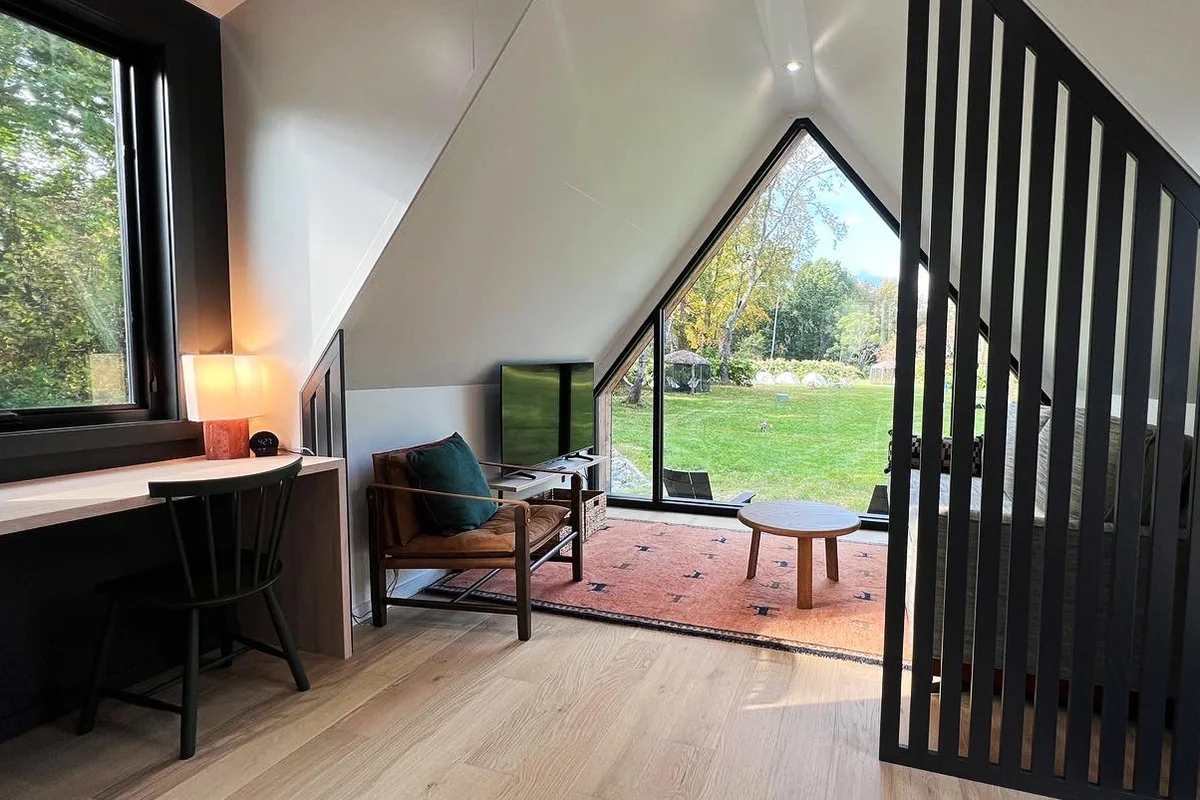 zazo-outbound-stowe-cabin-interior