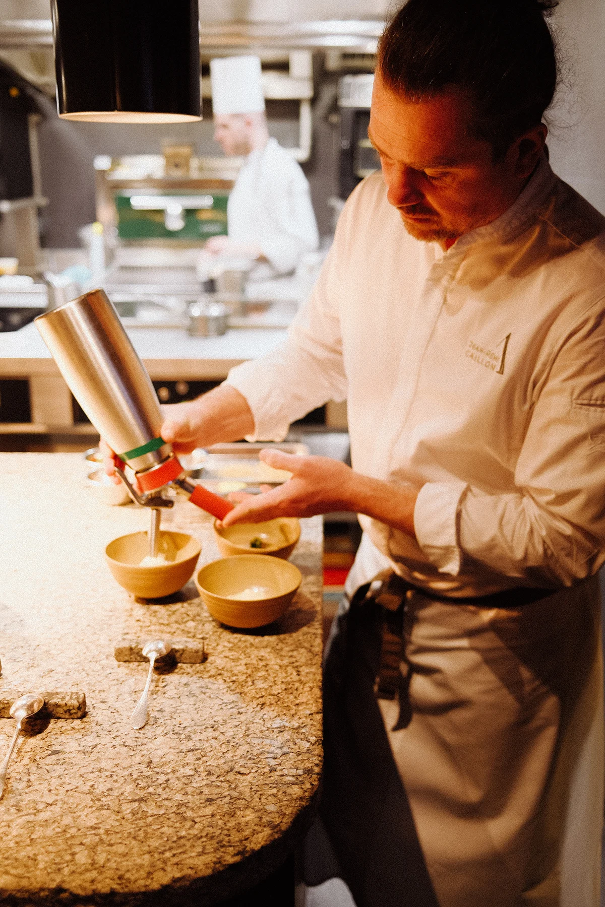 brent-rose-les-3-vallees-chef-jean-remi-alpage-cooking