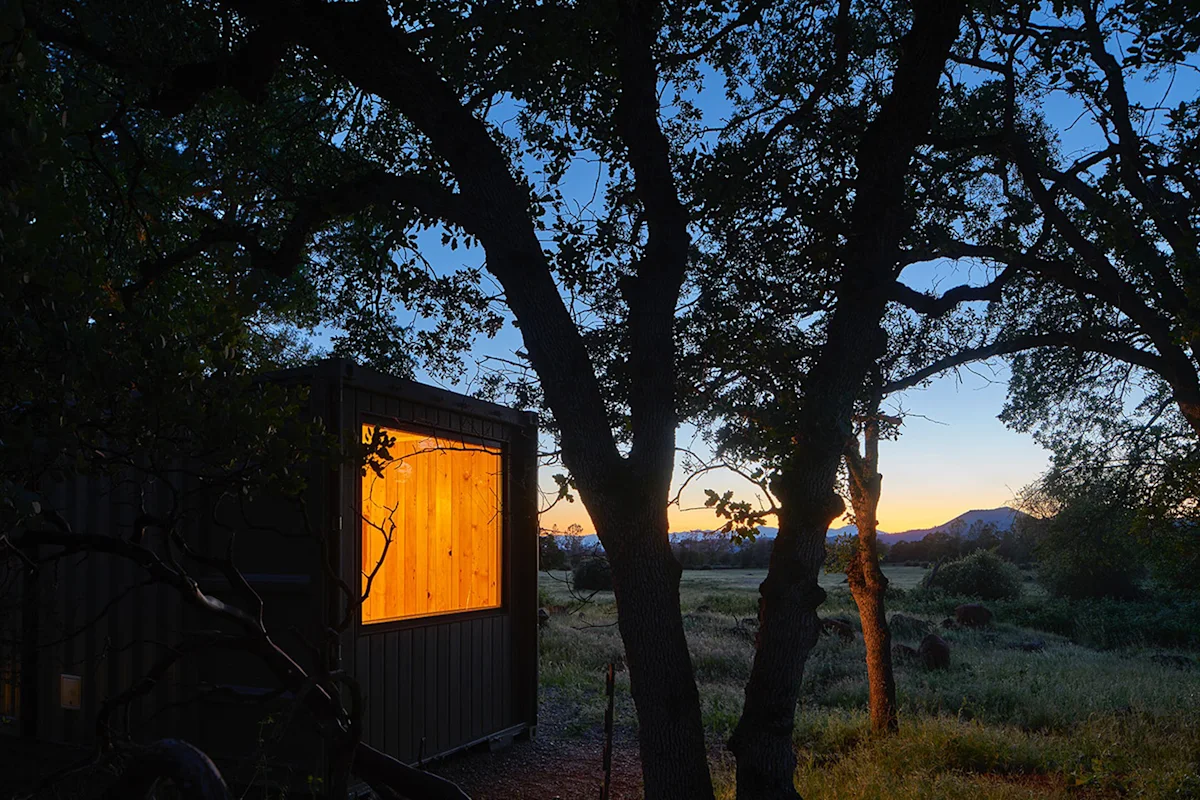 Yamamar-Arch-Contain-Cabin-3