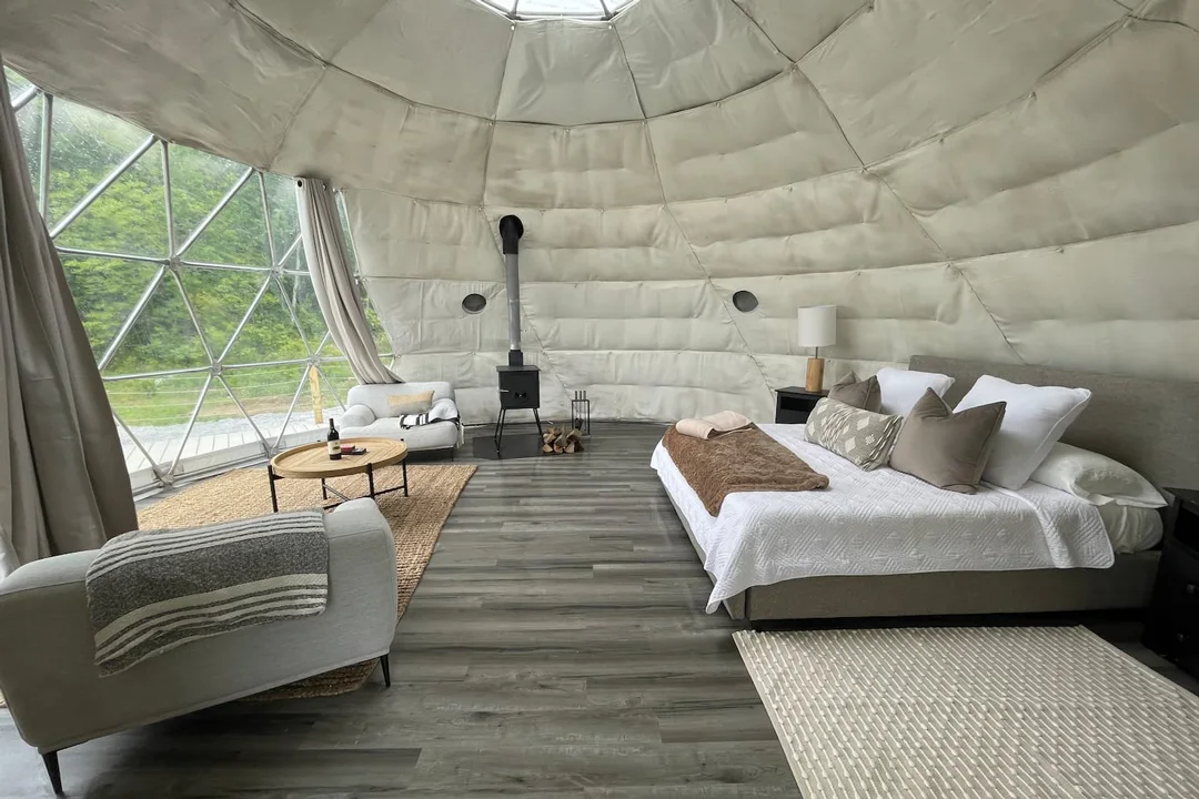 new-england-cabins-dome-house-interior