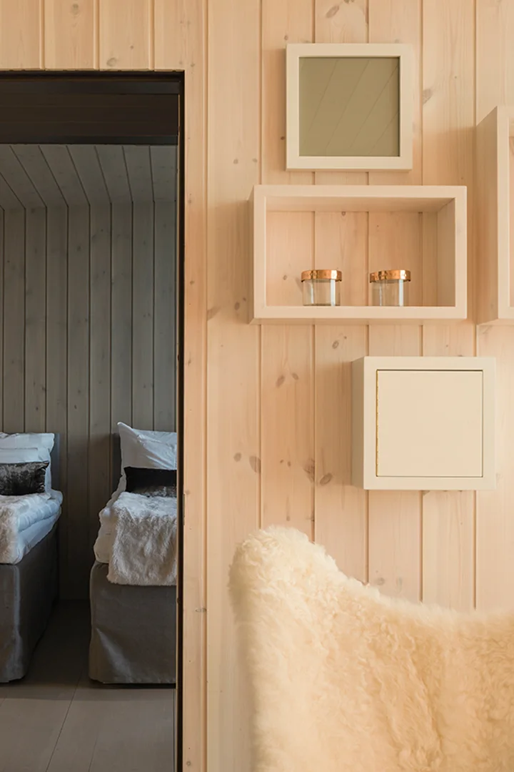arctic-treehouse-hotel-finland-studio-puisto-twin-beds