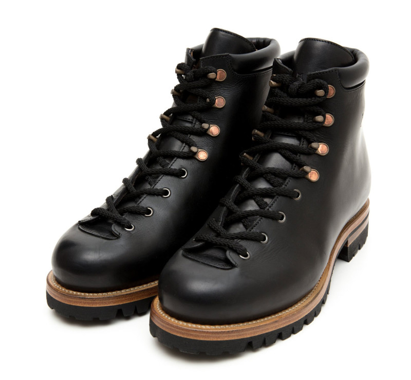 Designer Tyler Hays of BDDW Makes Handmade Leather Hiking Boots - M ...