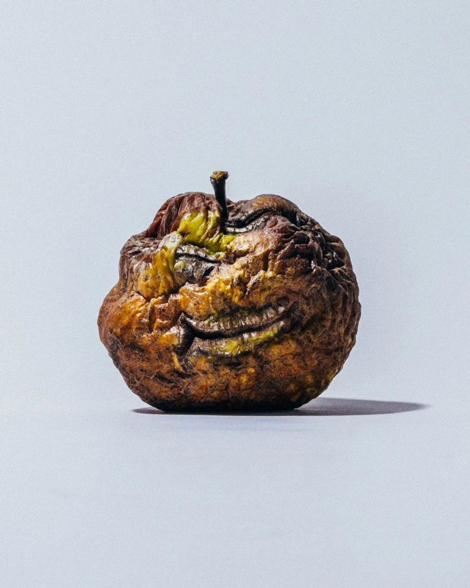 odd-apples-william-mullan-knobbed-russet-named-winston