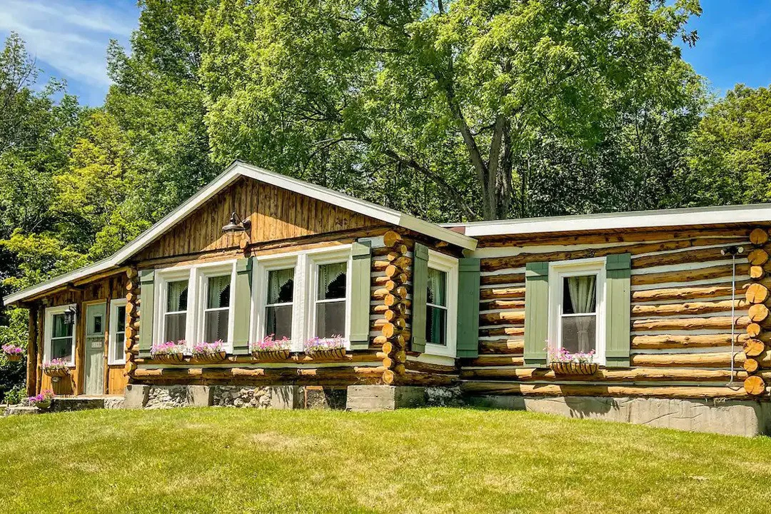 charming-cabins-williamstown-massachusets