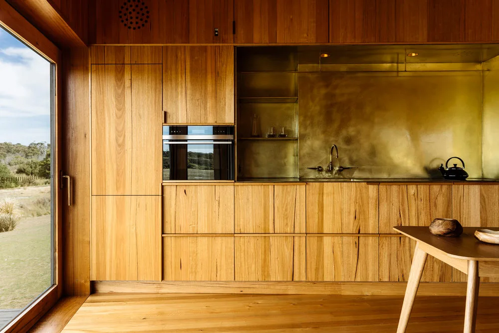 Tasmania-Taylor-Hinds-black-box-cabins-6