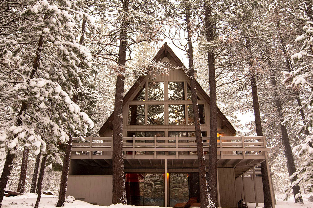 16 Best A-Frame Cabin Rentals On Airbnb & VRBO | 2024 | Field Mag