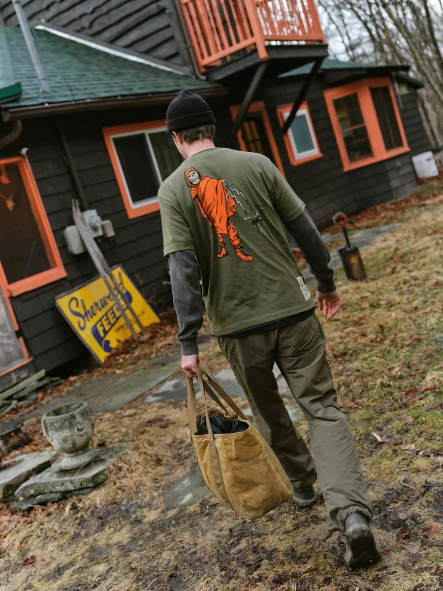 filson-housefly-walking