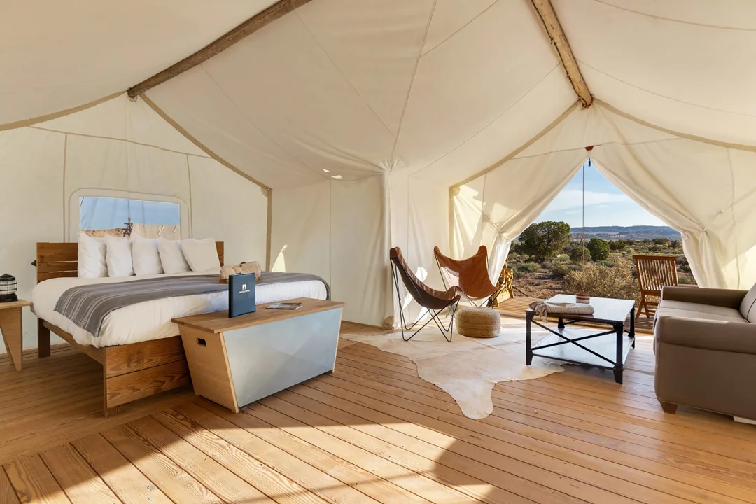 utah-moab-under-canvas-interior