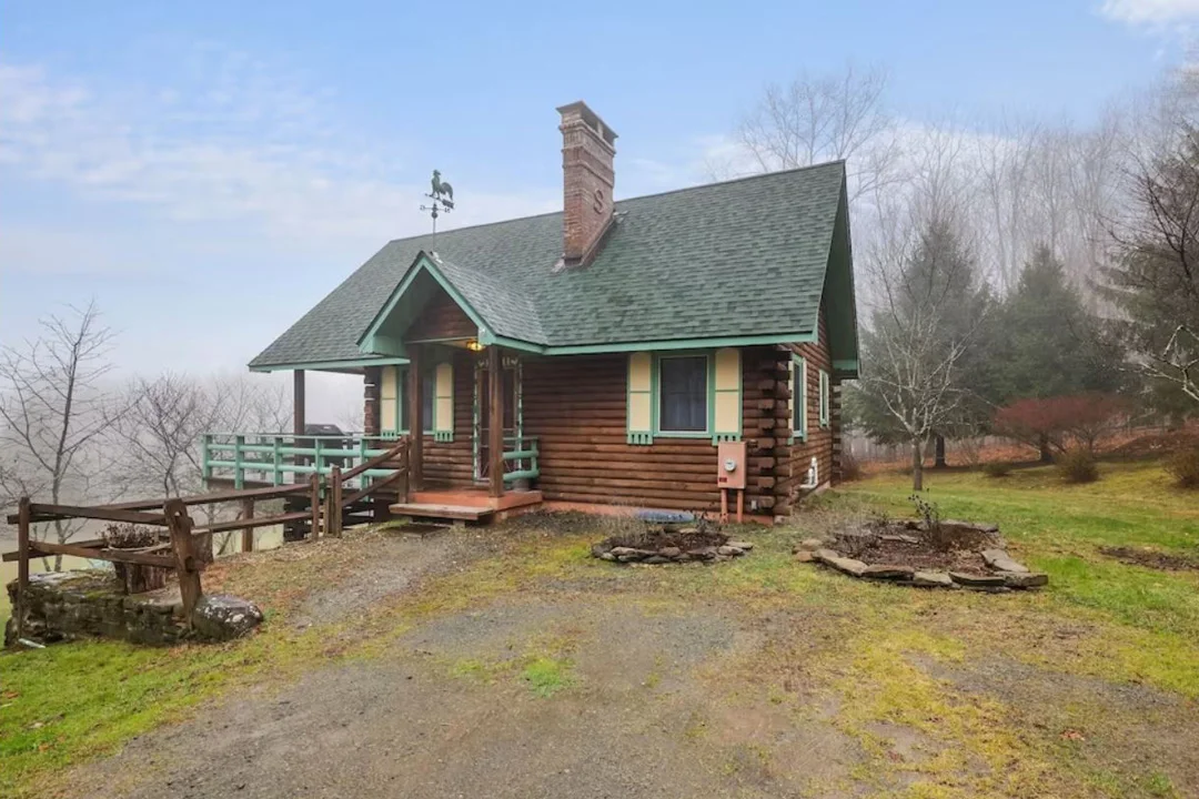 smores-and-seclusion-cabin-honesdale-pocono-mountains-pennsylvania