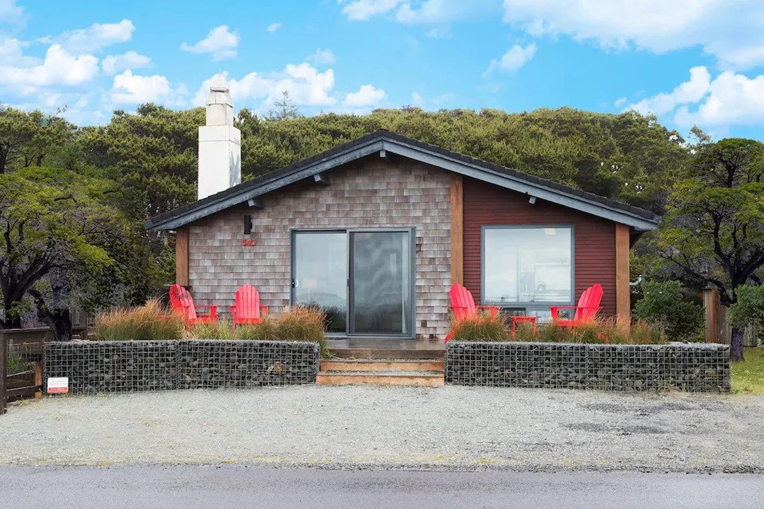 oceanfront-modern-cabin-manzanita-oregon