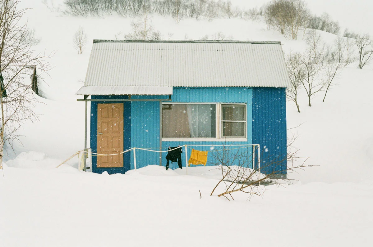 Tanner-Bowden-Kamchatka-Ski-Fieldmag-8