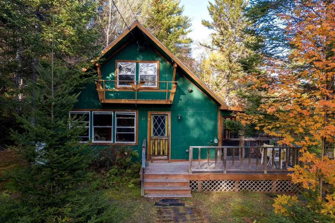 rentals-adirondack-rocky-cabin-exterior