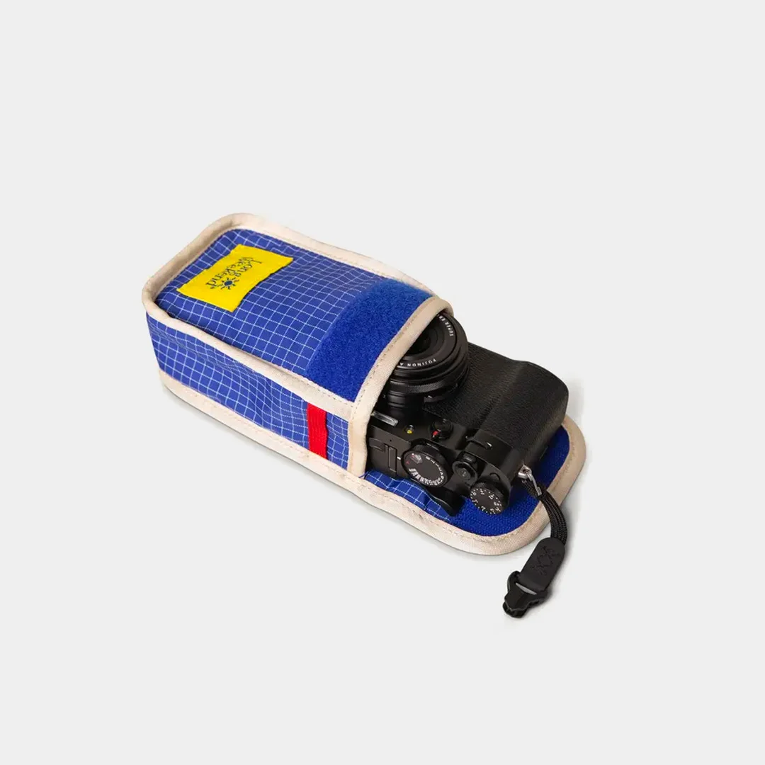 gifts-for-photographers-long-weekend-camera-pouch