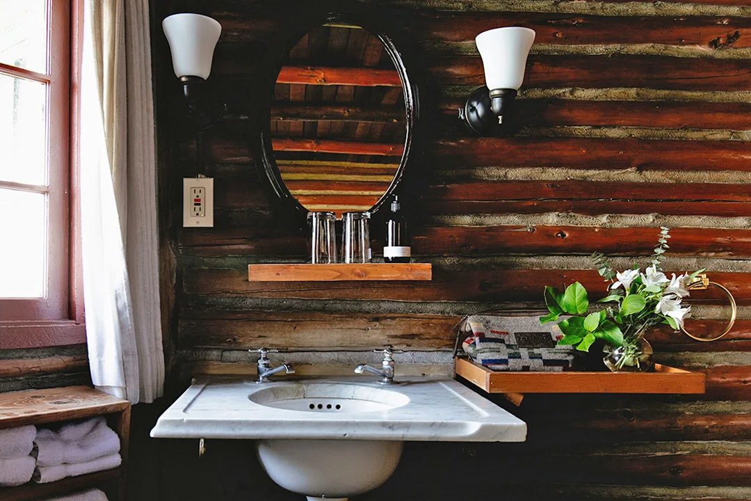 captain-whidbey-inn-washington-lodge-room-sink