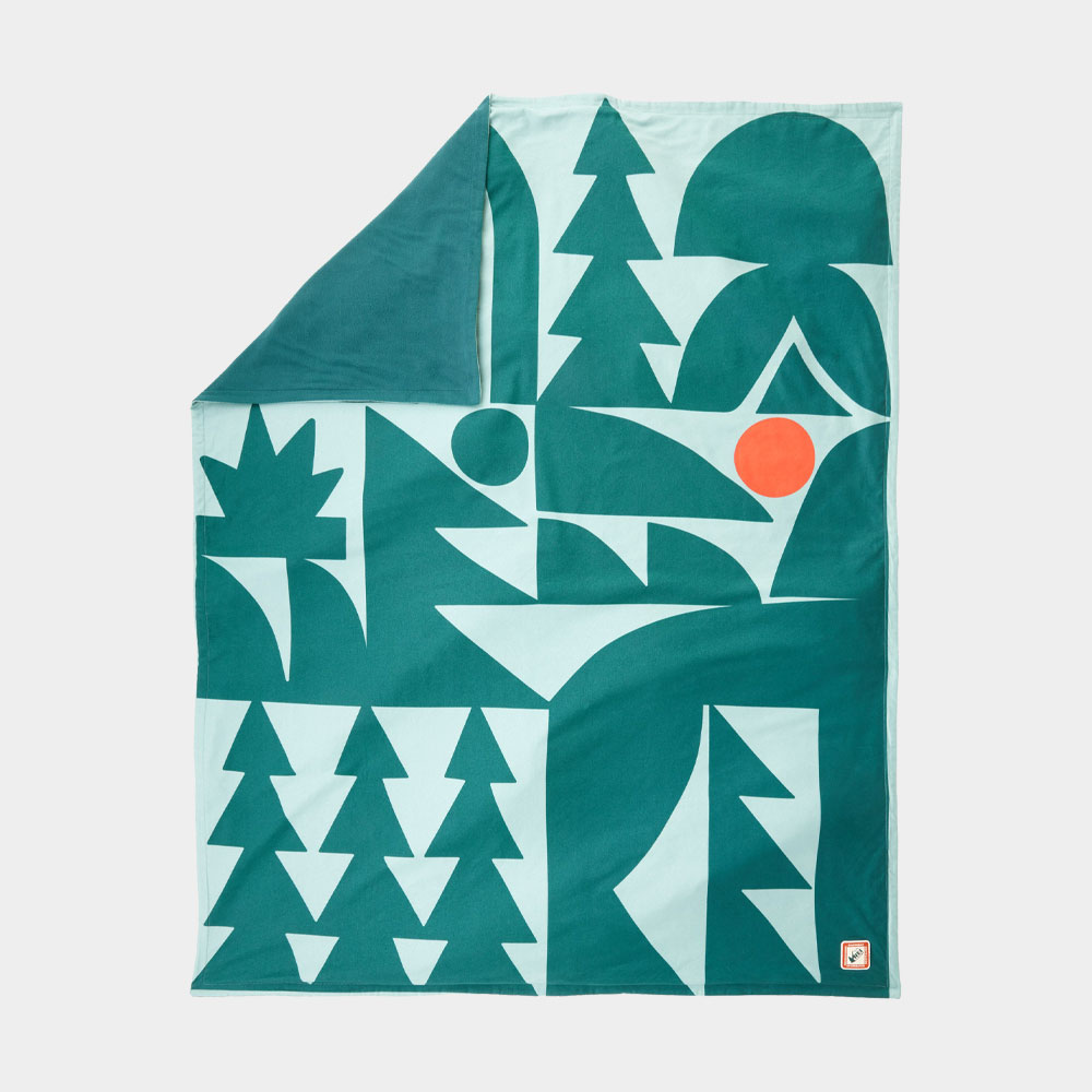 The 11 Best Fuzzy Blankets and Throws for Your Home Field Mag