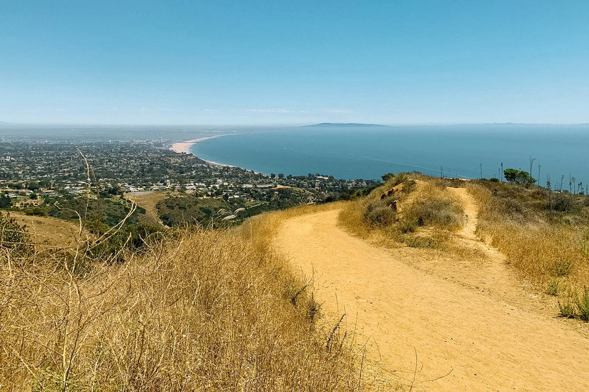 marika-wagle-hiking-los-angeles-paseo-miramar