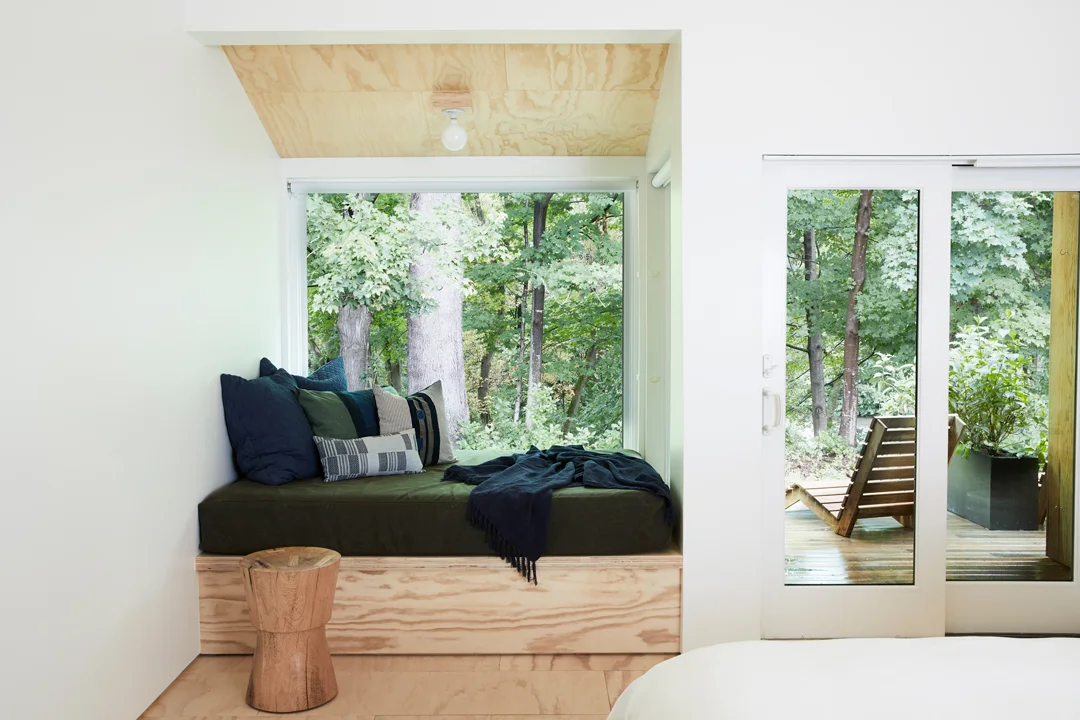 Tourists-Hotel-Massachusets-Berkshires-Ramble-Room
