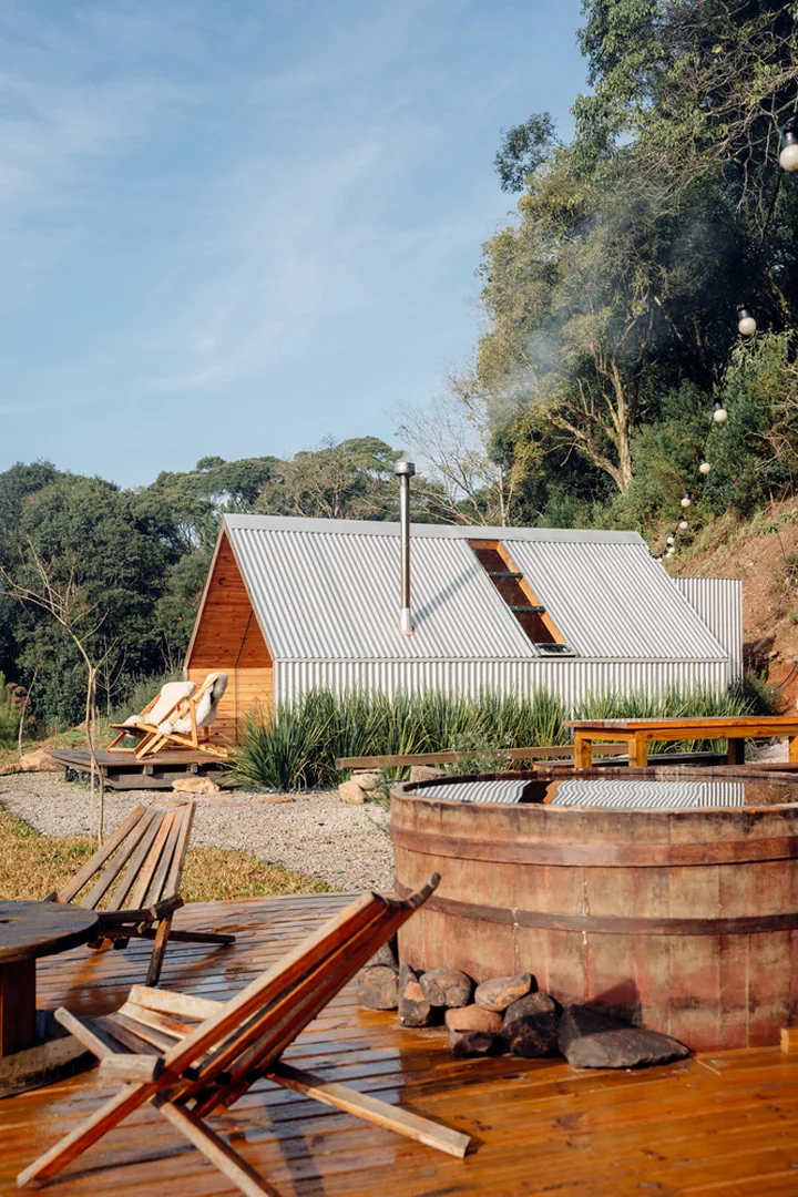 cabana-solena-brazil-desterro-arquitetos-tub