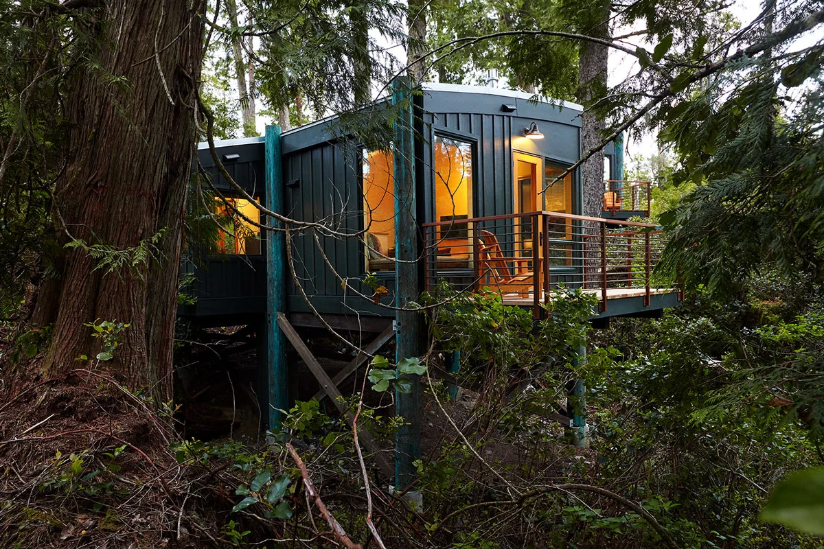 tofino-cabins-treehouse-at-middle-beach-lodge