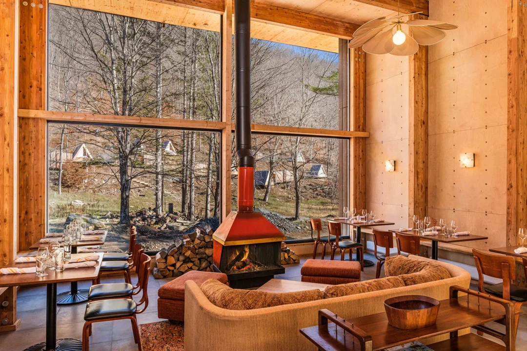 eastwind-hotel-and-bar-oliverea-valley-new-york-lobby