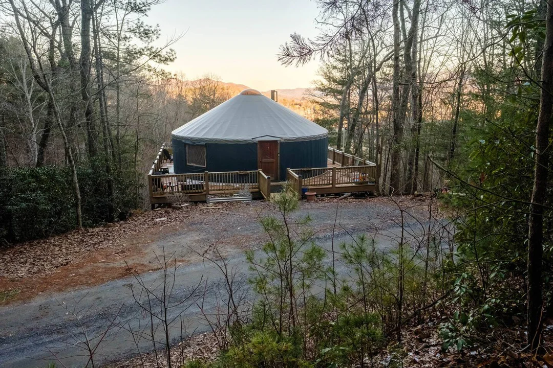 secluded-yurt-asheville-north-carolina-exterior