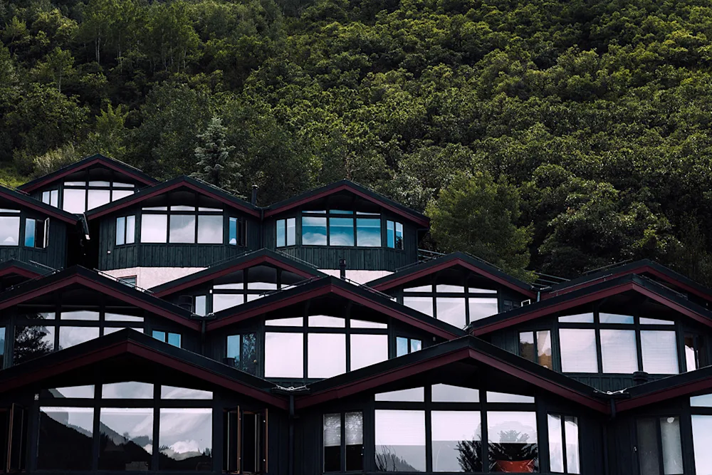 'Portraits de Villes' Photo Book Series Captures Summer in Aspen