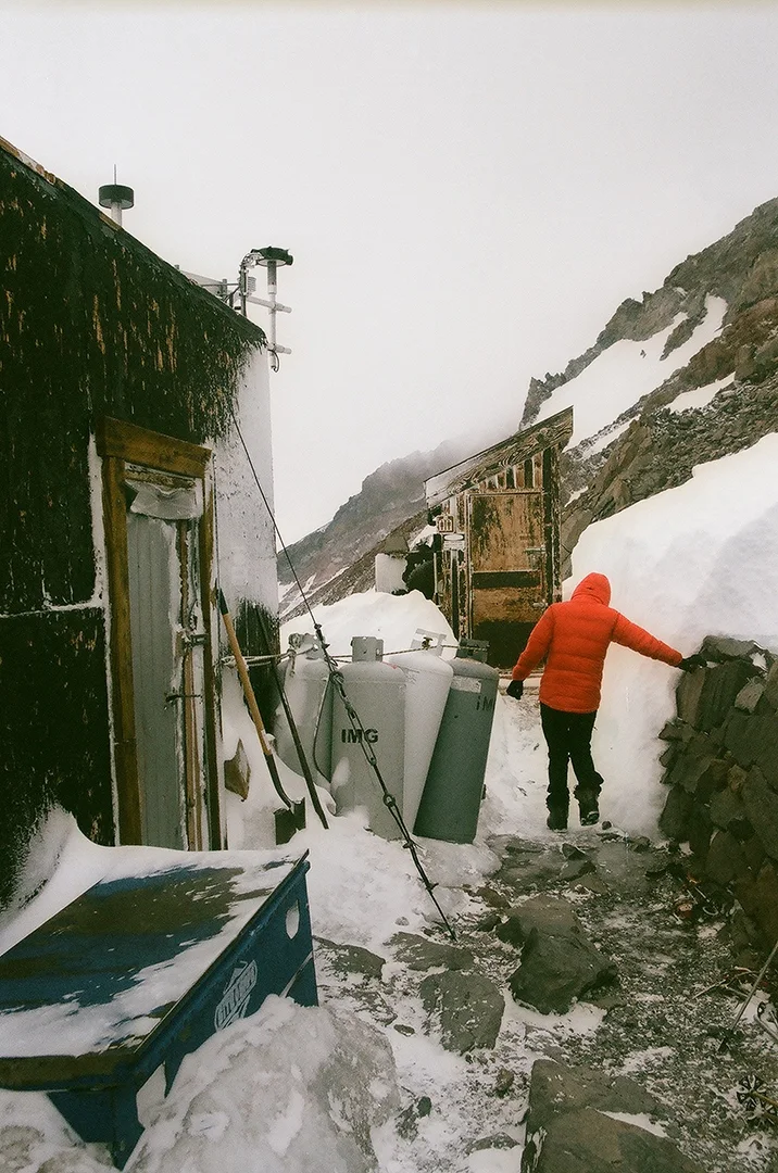 Alex-Eaton-Climb-Rainier-June-Fieldmag-5