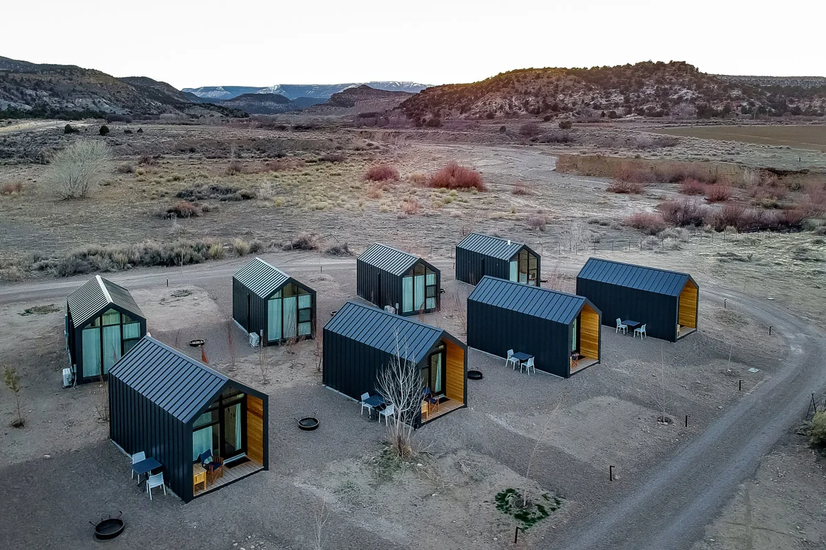 utah-cabins-yonder-escalante-exterior