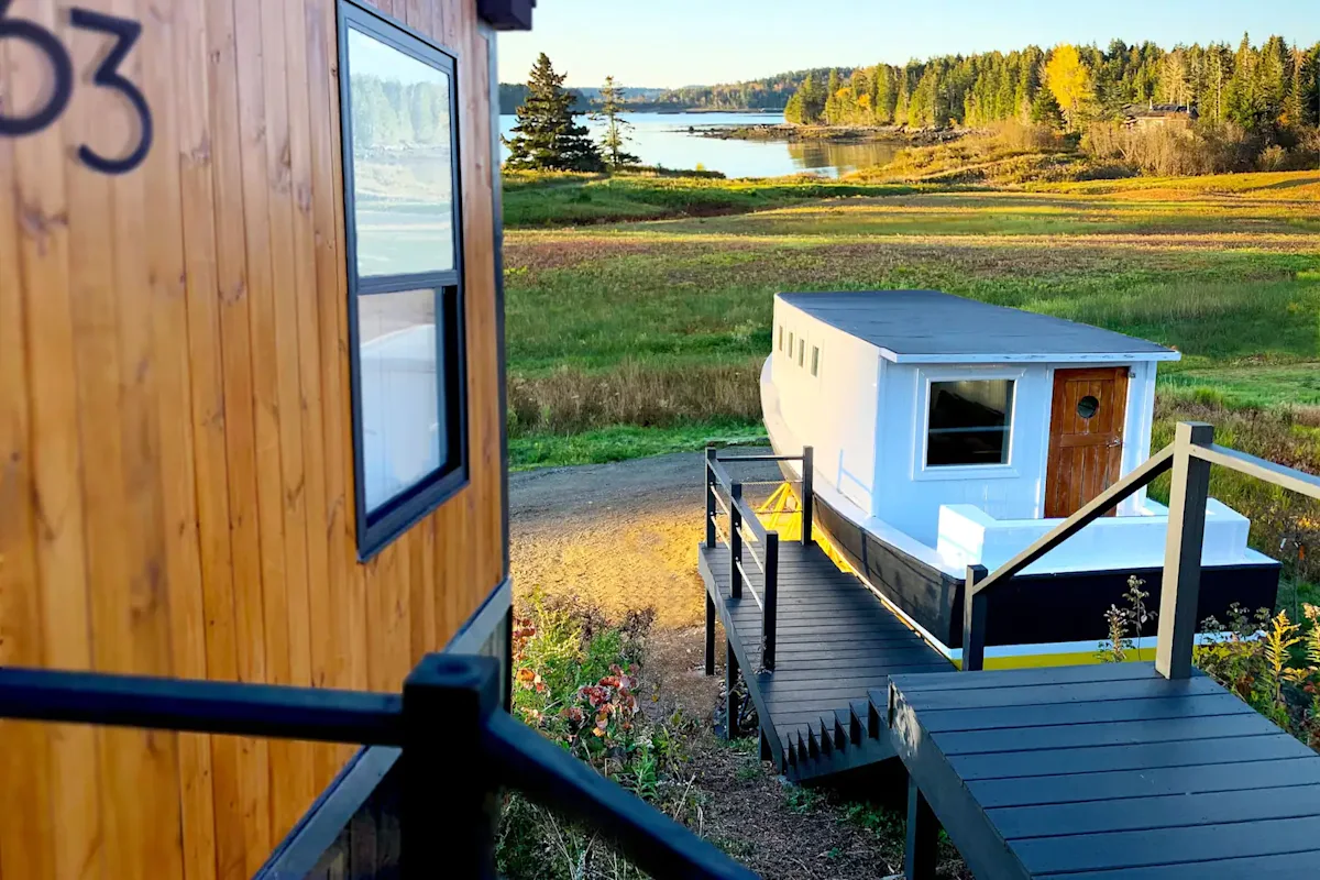 maine-cabins-lobster-boat