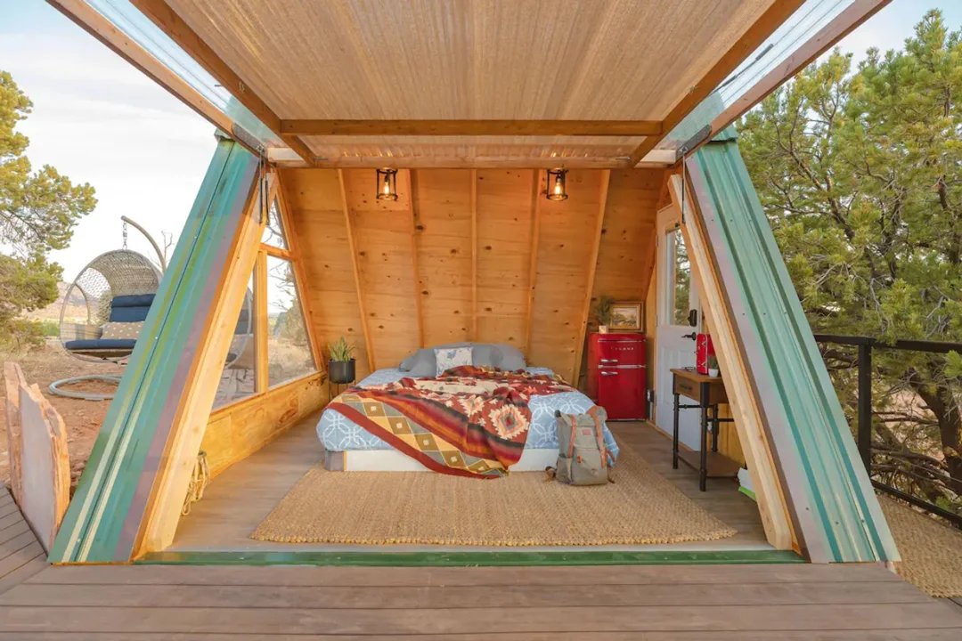 utah-hildale-zion-eco-cabin-interior