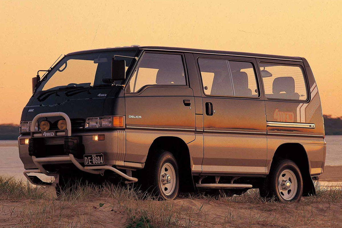 Japanese best sale minivan 4x4