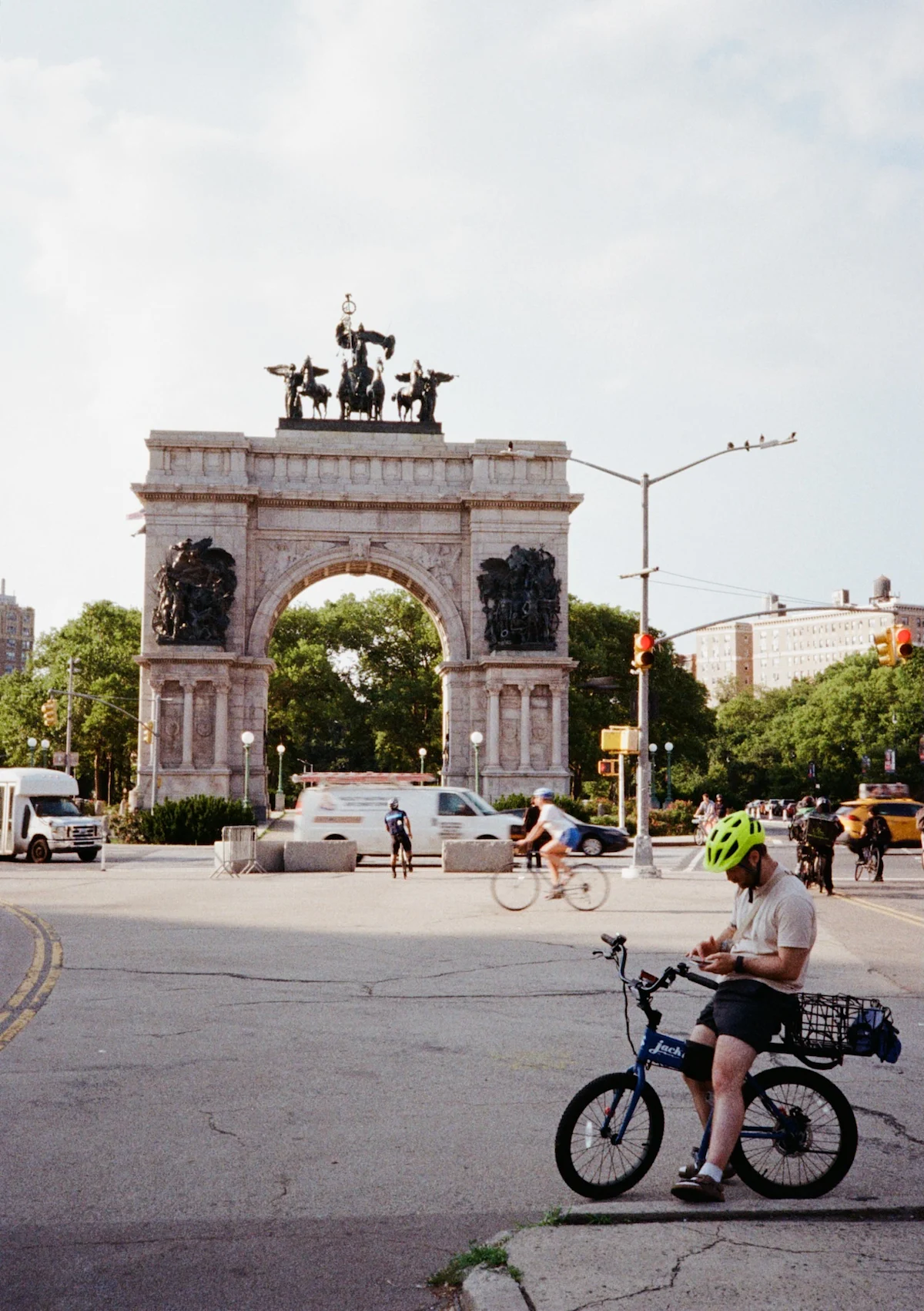 pentax-17-test-shots-daniel-varghese-bike-grand-army-plaza