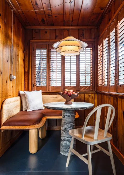 camptown-leeds-new-york-cabin-seating