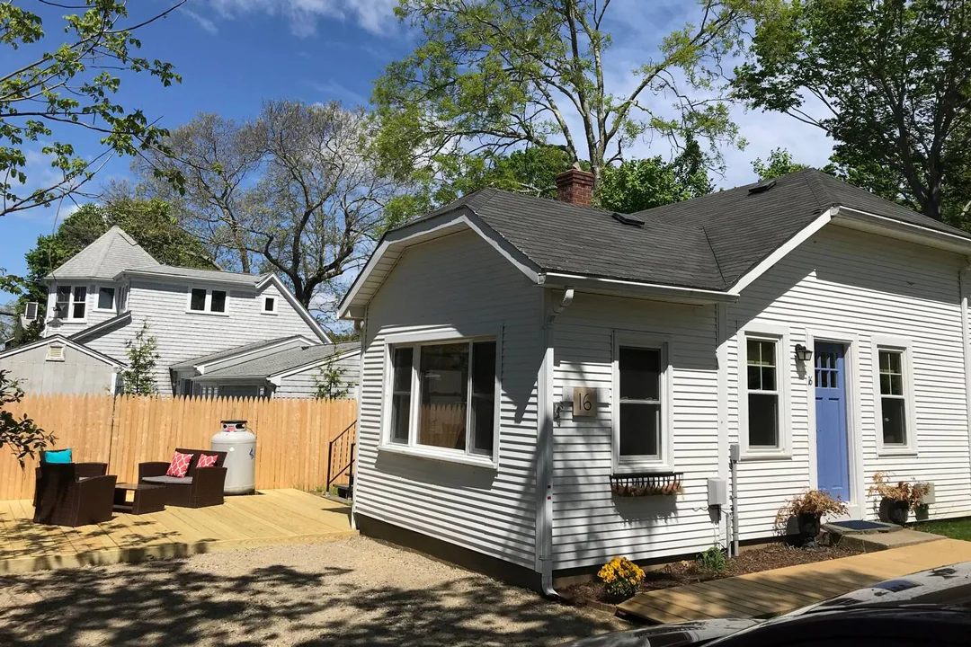 Rhode-Island-Cabins-Westerly-Beach-Cottage-2