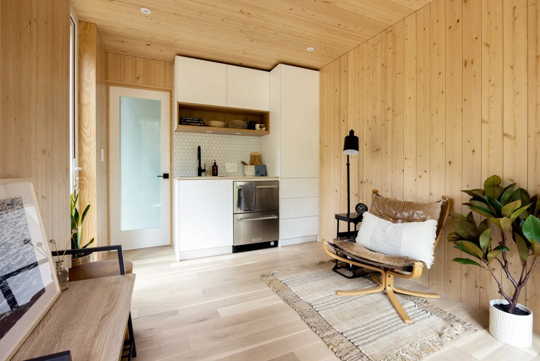 aux-box-vancouver-island-model-240-interior-kitchen