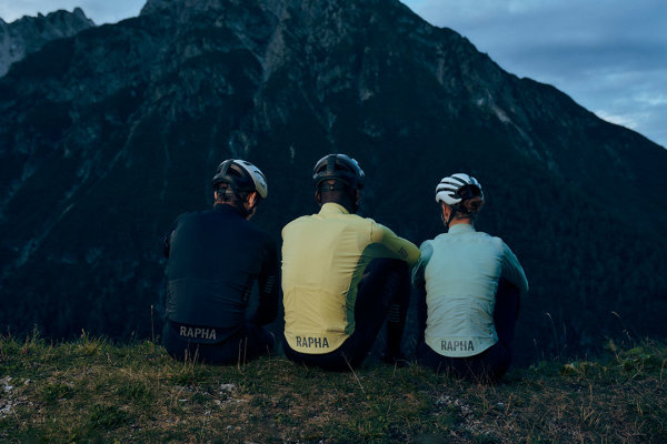 Rapha's Pro-Team Gore-Tex Cycling Jersey Is a Winter Riding Must Have
