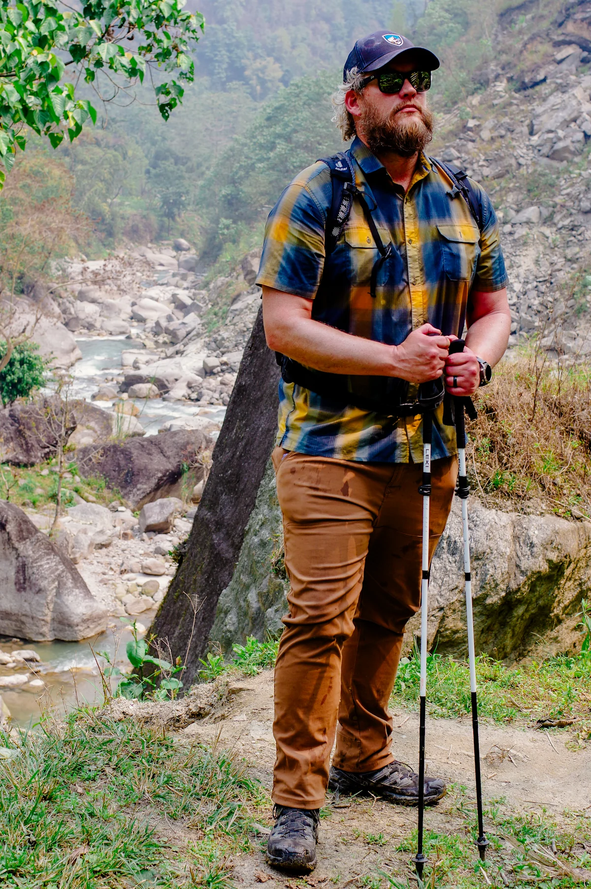 lower-himalayas-gear-poles-left
