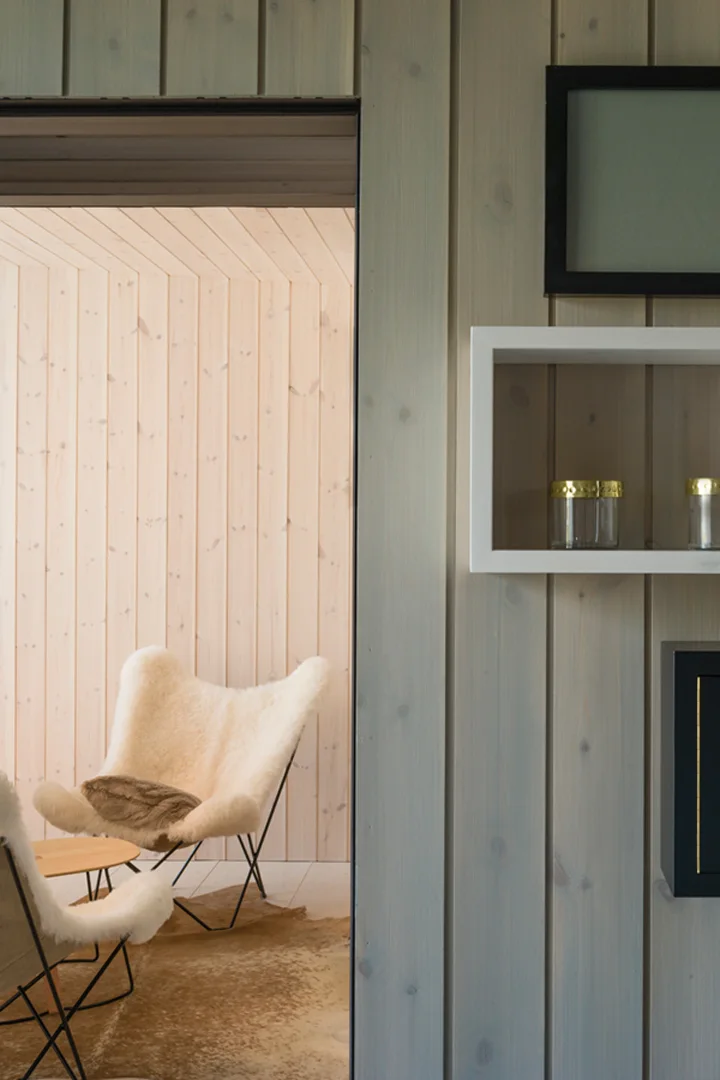 arctic-treehouse-hotel-finland-studio-puisto-chairs