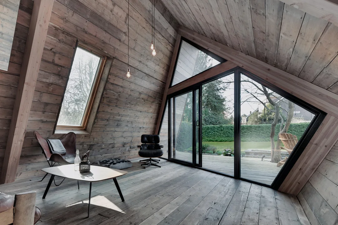 the-climbers-cabin-hampshire-united-kingdom-ar-design-studio-windows