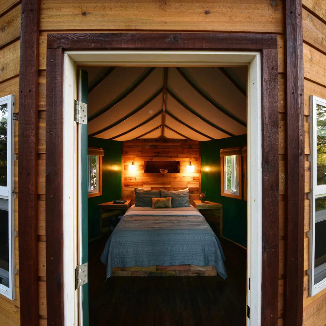 cypress-valley-treehouses-spicewood-texas-bed