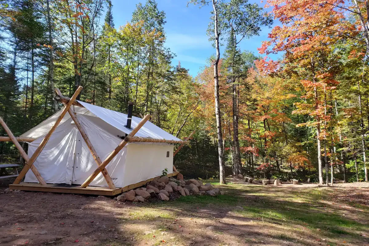wisconsin-glamping-riverside-retreat-tent-exterior-forest