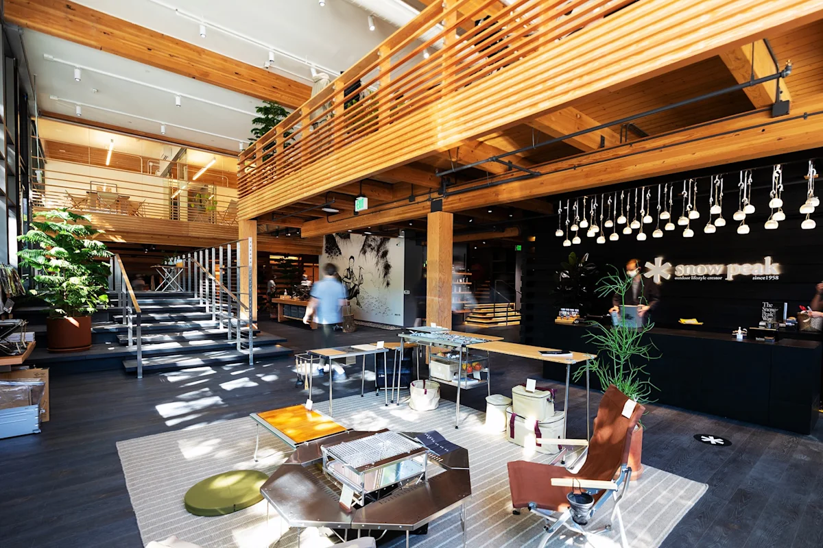 snow-peak-profile-store-interior