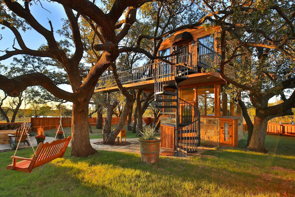 Top-Treehouses-Ryders-Treehouse-Exterior