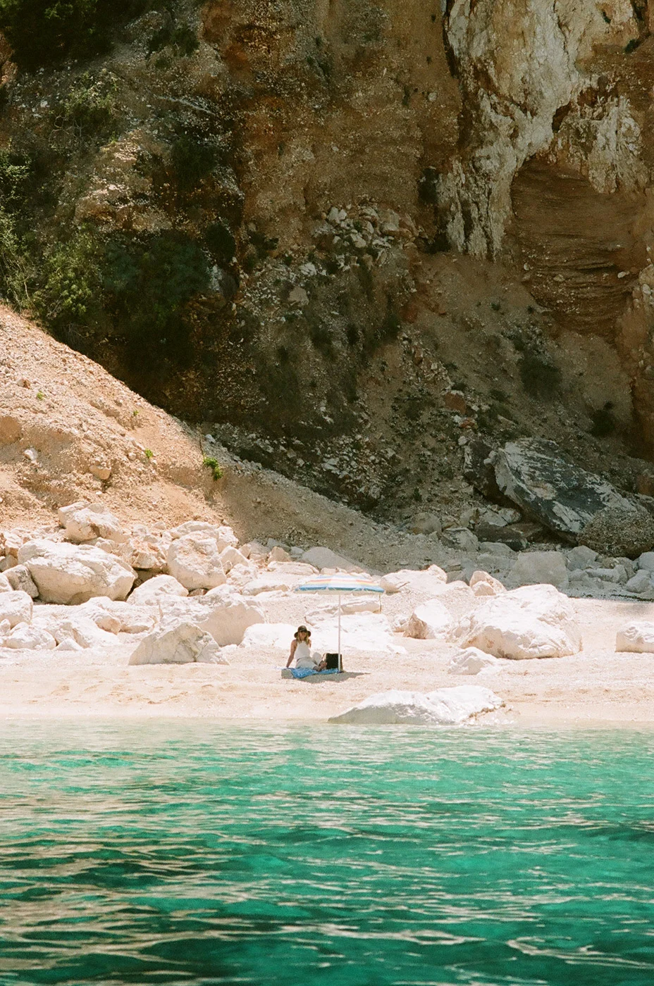 Mcinnis-Sardinia-Guide-FieldMag-4