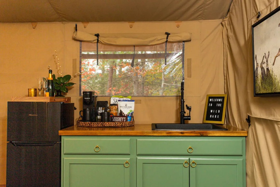 tennessee-townsend-wild-hare-tent-interior