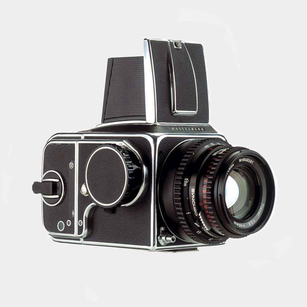 11 Best Medium Format Film Cameras For All Skill Levels | Field Mag