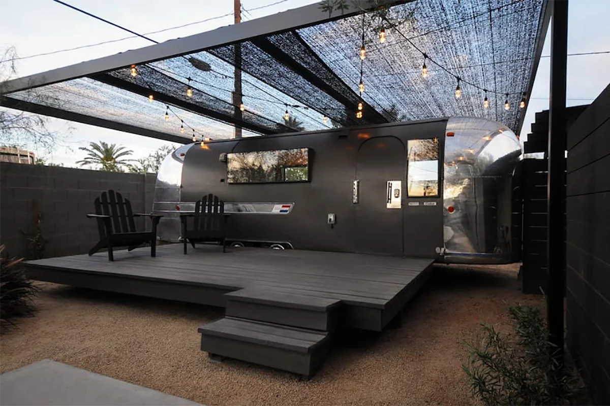 arizona-glamping-vintage-airstream-exterior