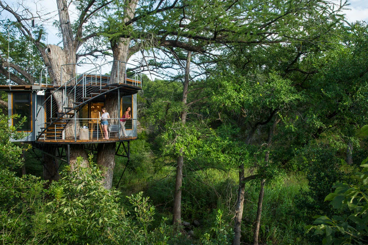 Top-Treehouses-Cypress-Valley-Exterior