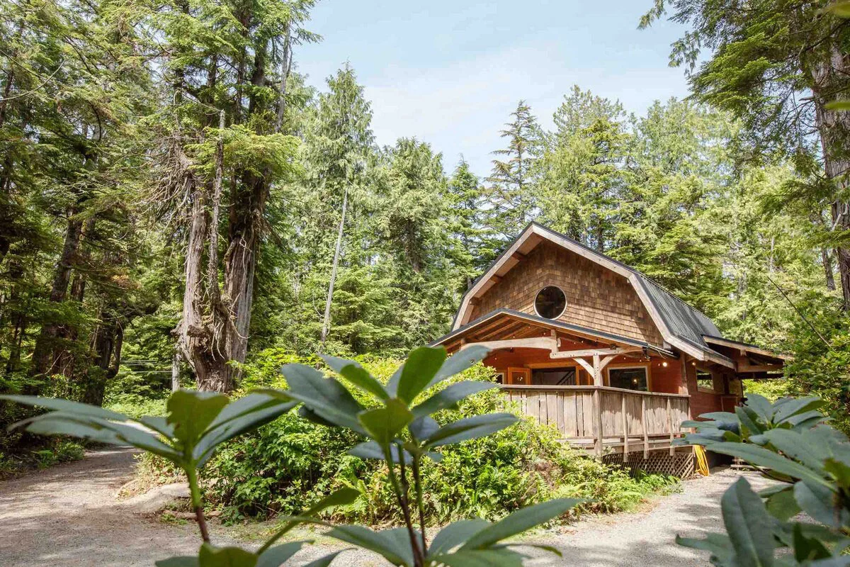 tofino-cabins-wooden-waves